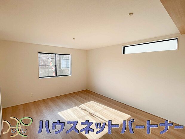 陽だまりのある光彩豊かなリビングは、何よりも快適で心休まる時間を過ごせます。