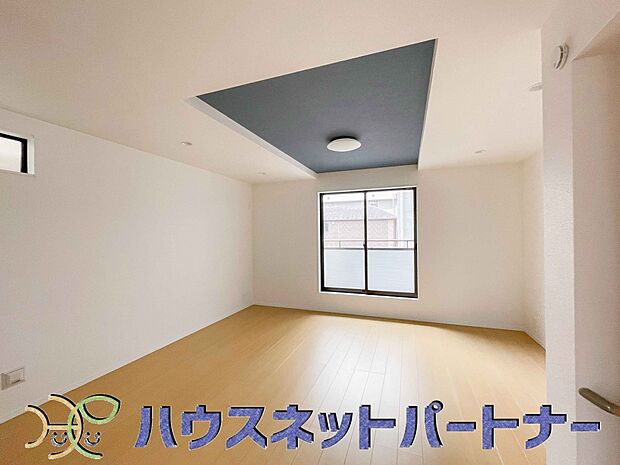 陽だまりのある光彩豊かなリビングは、何よりも快適で心休まる時間を過ごせます。