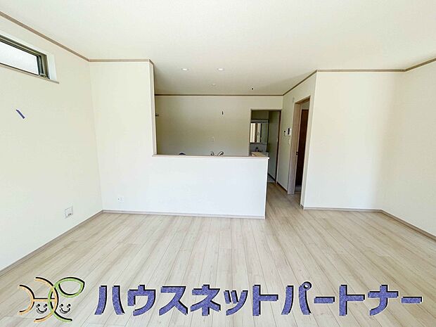 カウンターがあると配膳が楽なことがメリットの一つ。後片付けをするときも、ダイニングテーブルからあまり動かずに流し台へ運ぶことができるので便利です♪