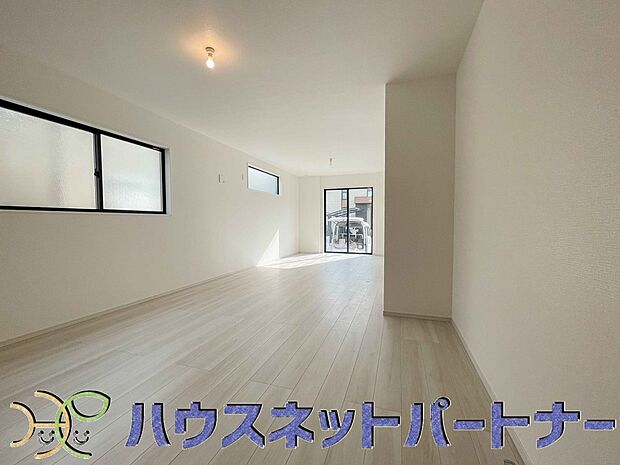 家族の温かさと陽光の暖かさ、楽しい毎日と明るい未来を予感させる「空間が織り成すひとつ先の住み心地」を演出します。