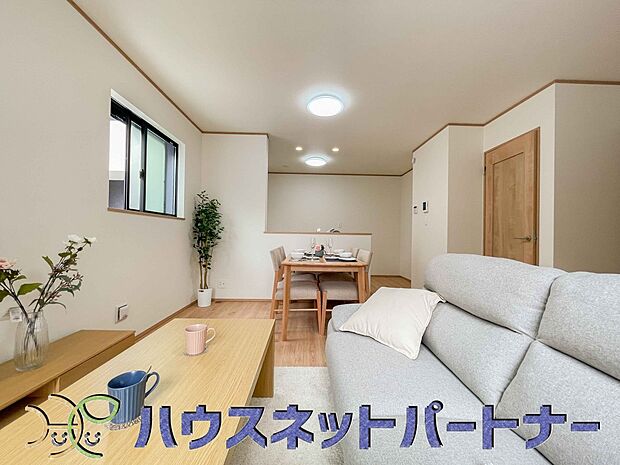 家族の温かさと陽光の暖かさ、楽しい毎日と明るい未来を予感させる「空間が織り成すひとつ先の住み心地」を演出します。