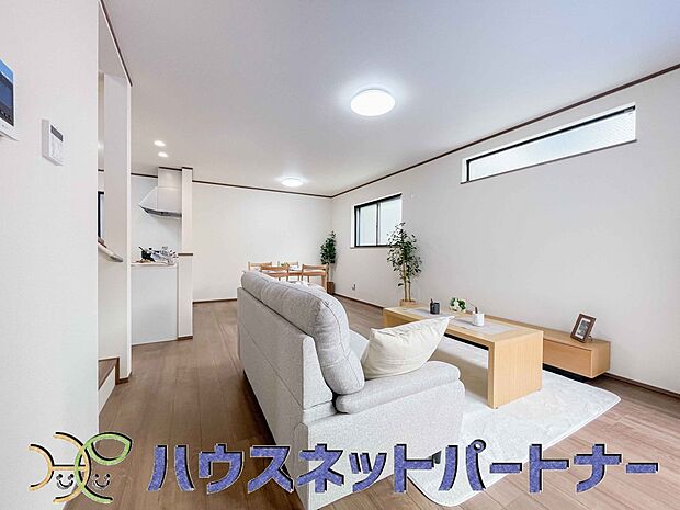 家族の温かさと陽光の暖かさ、楽しい毎日と明るい未来を予感させる「空間が織り成すひとつ先の住み心地」を演出します。 