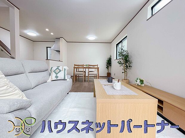 流行に左右されず、将来にわたって価値が継続する「上質」な佇まい。おしゃれな雰囲気や自然の潤い、親しみやすさといった個性を、街に新たな価値をもたらし続ける。 