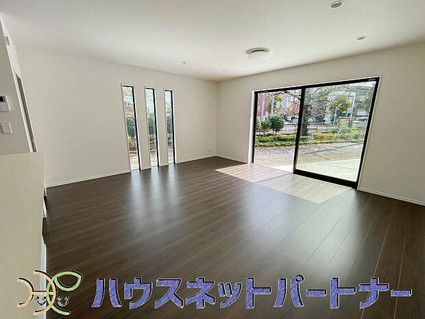 うららかな陽射しがどのお部屋にも降り注ぎますように、快適さを追求した間取設計。得難い立地環境での生活を恵みの豊かな永住の地へと変えてくれます。