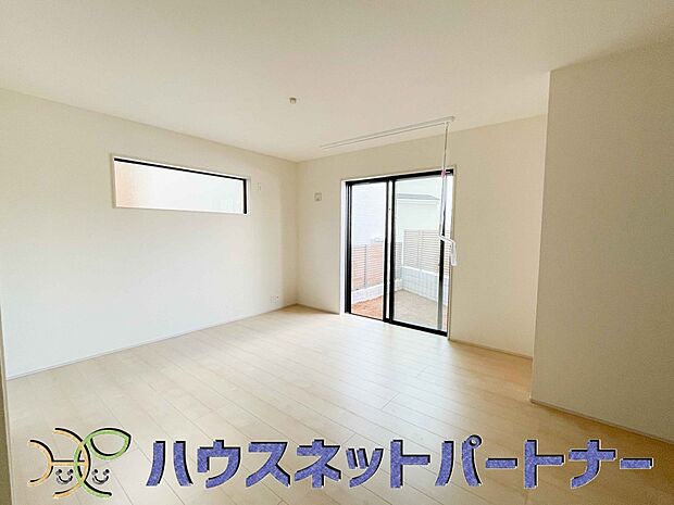 陽だまりのある光彩豊かなリビングは、何よりも快適で心休まる時間を過ごせます。