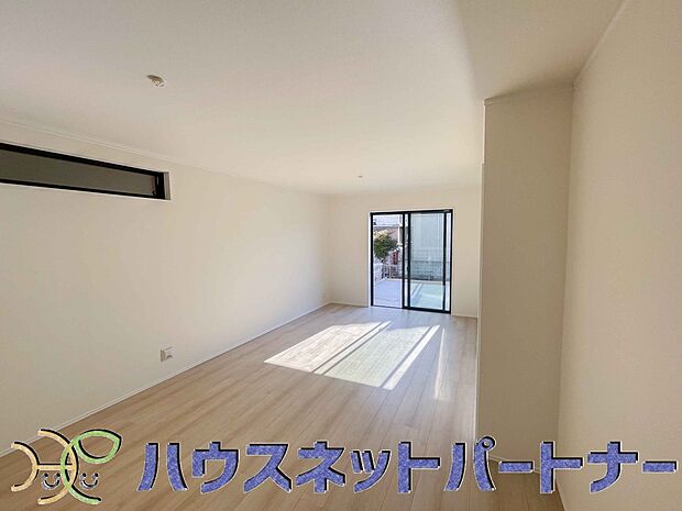 インテリアショップで見掛けた「あの家具」も置ける、ゆったりとした空間。時に広さが上質な寛ぎの時間になる事も。