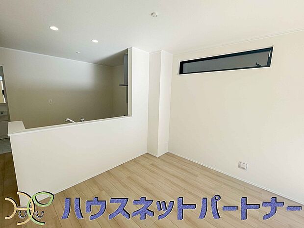 お料理できたらカウンターから手渡しができます。家族で会話をしながらお料理を楽しく。