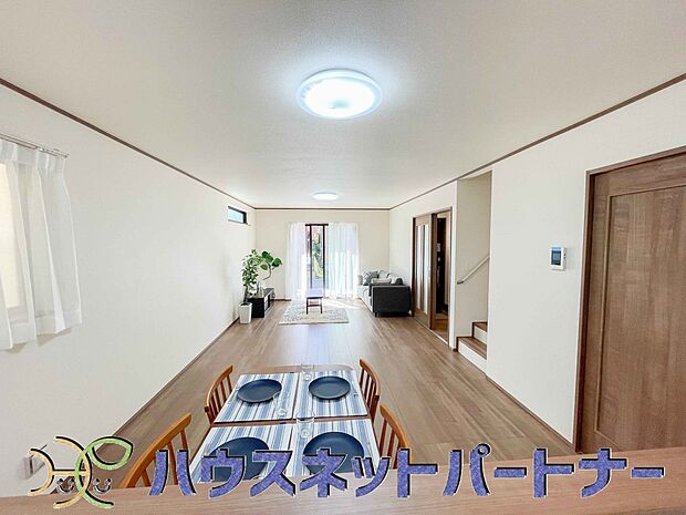 カウンターがあると配膳が楽なことがメリットの一つ。後片付けをするときも、ダイニングテーブルからあまり動かずに流し台へ運ぶことができるので便利です♪