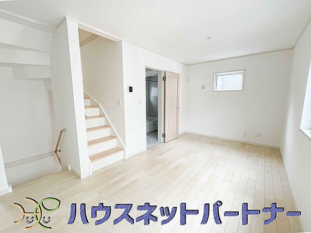 インテリアショップで見掛けた「あの家具」も置ける、ゆったりとした空間。時に広さが上質な寛ぎの時間になる事も。