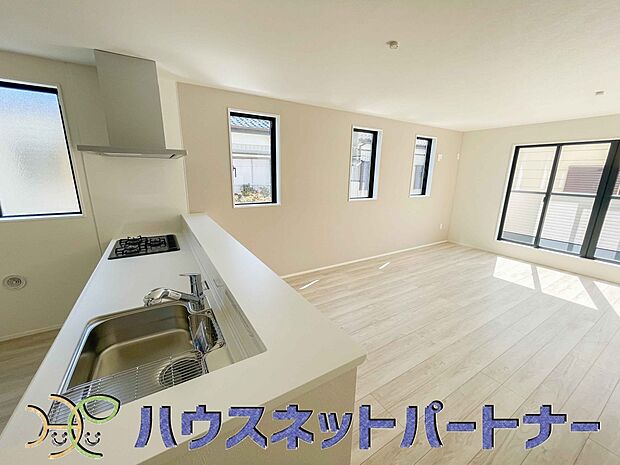 充実した生活は伸びやかな居室空間から始まります。快適に・伸びやかに。心の潤いを求める方々へ。