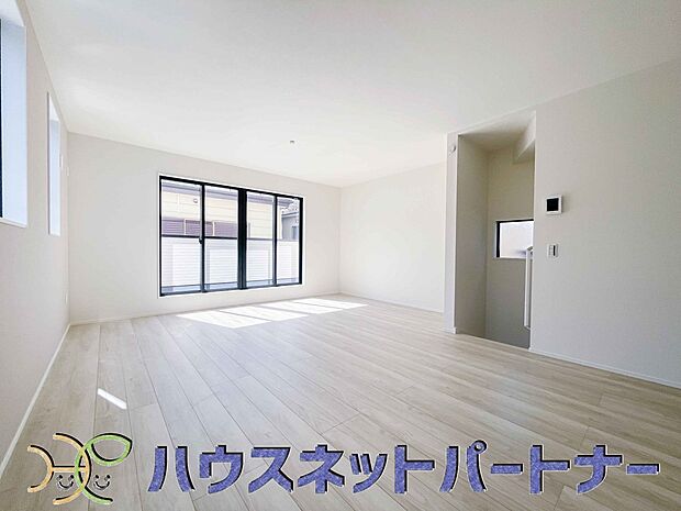 家族の温かさと陽光の暖かさ、楽しい毎日と明るい未来を予感させる「空間が織り成すひとつ先の住み心地」を演出します。