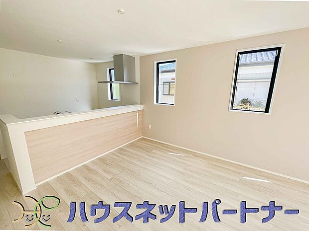 カウンターがあると配膳が楽なことがメリットの一つ。後片付けをするときも、ダイニングテーブルからあまり動かずに流し台へ運ぶことができるので便利です♪