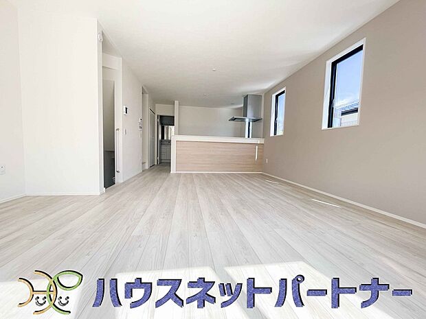 陽だまりのある光彩豊かなリビングは、何よりも快適で心休まる時間を過ごせます。