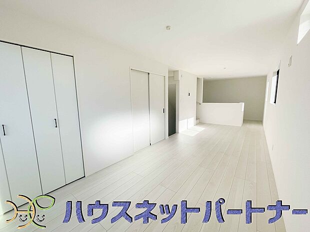 お料理できたらカウンターから手渡しができます。家族で会話をしながらお料理を楽しく。