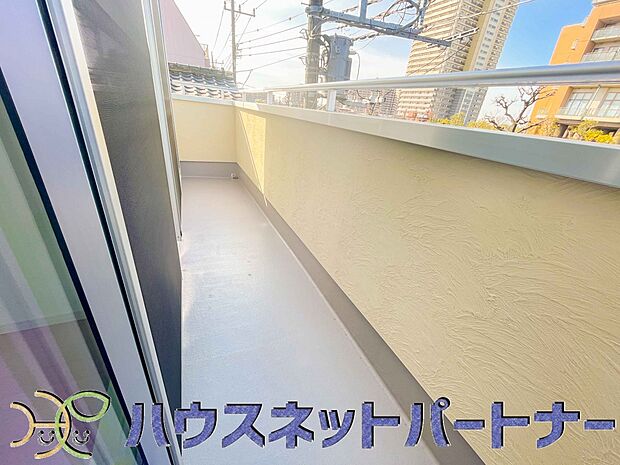 洗濯物を干したり、布団を干したり、ゴミを一時保管したり…　