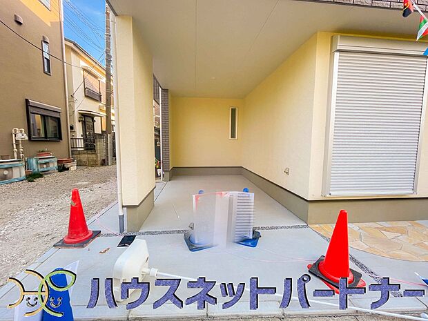 ビルトインガレージは、車がきれい。ビルトインガレージなら「野ざらし、雨ざらし、吹きさらし」になりません。汚れやいたみは減り、車の掃除もラクになります。