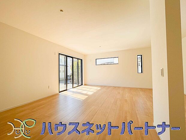 家族の温かさと陽光の暖かさ、楽しい毎日と明るい未来を予感させる「空間が織り成すひとつ先の住み心地」を演出します。