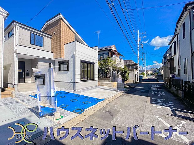 前面道路でお車を駐車するのも楽々。