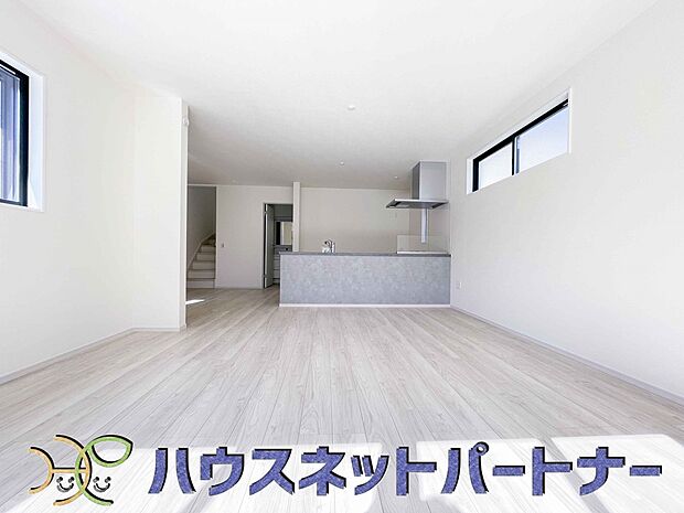 カウンターがあると配膳が楽なことがメリットの一つ。後片付けをするときも、ダイニングテーブルからあまり動かずに流し台へ運ぶことができるので便利です♪