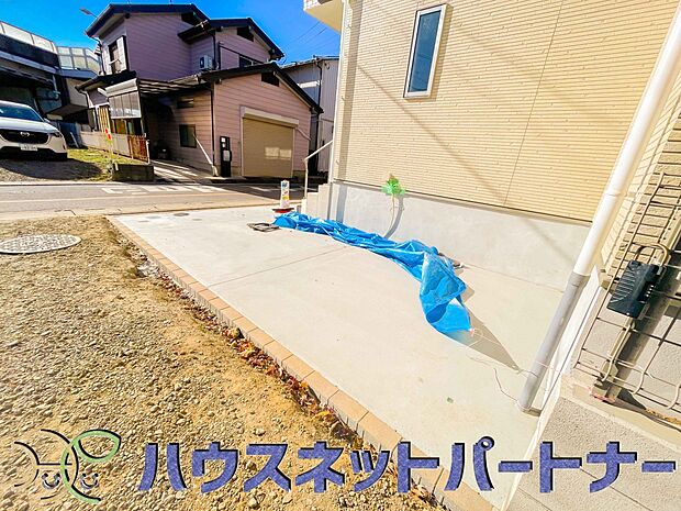 駐車場がある戸建を持つ最大のメリットは、駐車場代金を支払い続ける必要がないことです。賃貸住宅に住んでいる方が、戸建の購入を考えるきっかけに挙げることが多いようです。