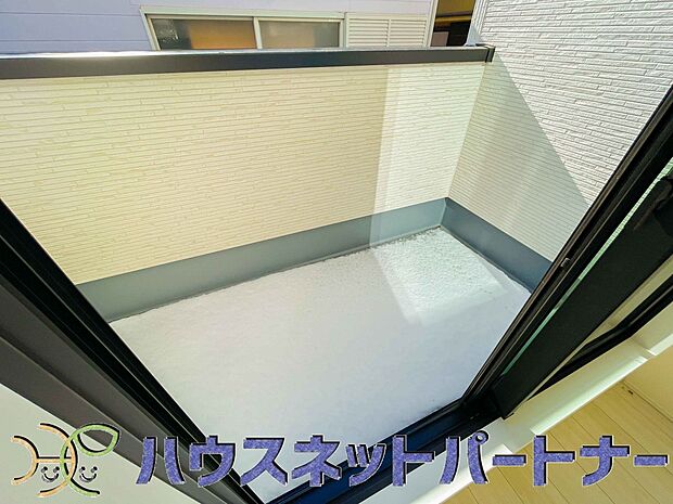 洗濯物を干したり、布団を干したり、ゴミを一時保管したり…