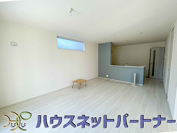 明るく開放的なダイニング。家族とのコミュニケーションが取りやすく、みんなの笑顔が溢れます。