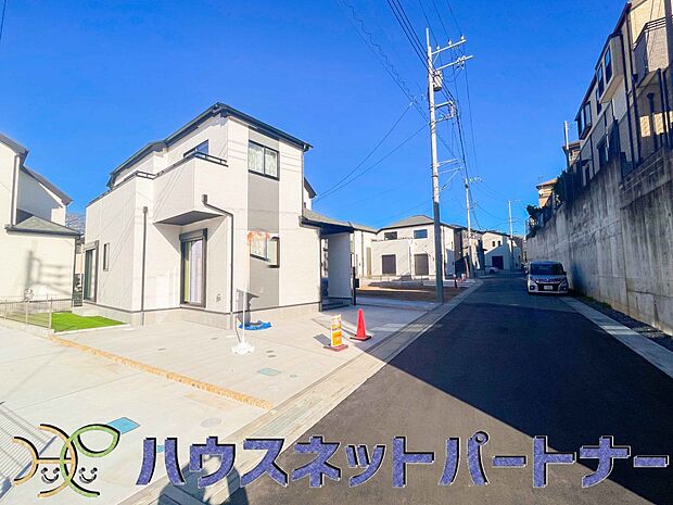 居住者の帰り、訪れる方を優しく迎える・安らぎに満ちた生活空間を予感させる。健やかな暮らしを楽しめそう。