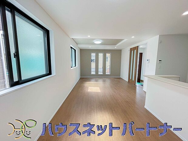 お料理できたらカウンターから手渡しができます。家族で会話をしながらお料理を楽しく。