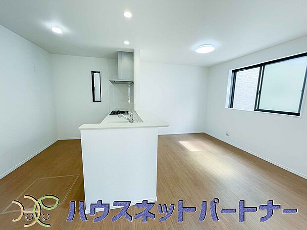 明るく開放的なキッチン。家族とのコミュニケーションが取りやすく、みんなの笑顔が溢れます。