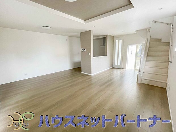 明るく開放的なダイニング。家族とのコミュニケーションが取りやすく、みんなの笑顔が溢れます。