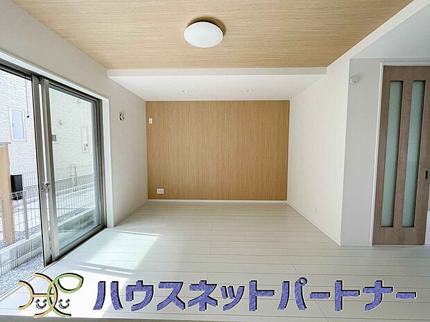 陽だまりのある光彩豊かなリビングは、何よりも快適で心休まる時間を過ごせます。