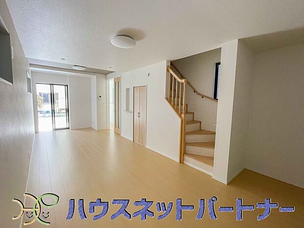 インテリアショップで見掛けた「あの家具」も置ける、ゆったりとした空間。時に広さが上質な寛ぎの時間になる事も。