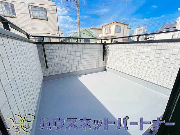 バルコニーから差し込む陽光・通風は、住環境・快適性と共に有り続ける貴重な「財産」です。この新築戸建に住まう事で手に入れるものは、きっと日常にとっても貴重な存在となるはずです。