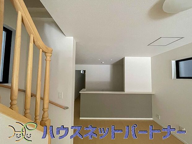 明るく開放的なダイニング。家族とのコミュニケーションが取りやすく、みんなの笑顔が溢れます。