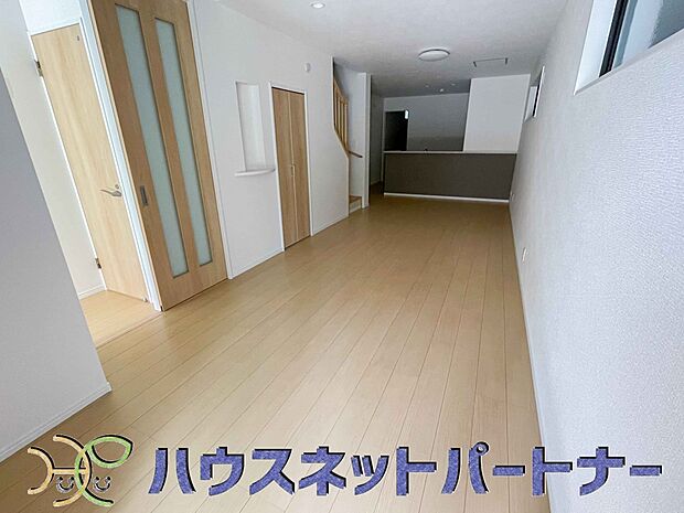 陽だまりのある光彩豊かなリビングは、何よりも快適で心休まる時間を過ごせます。