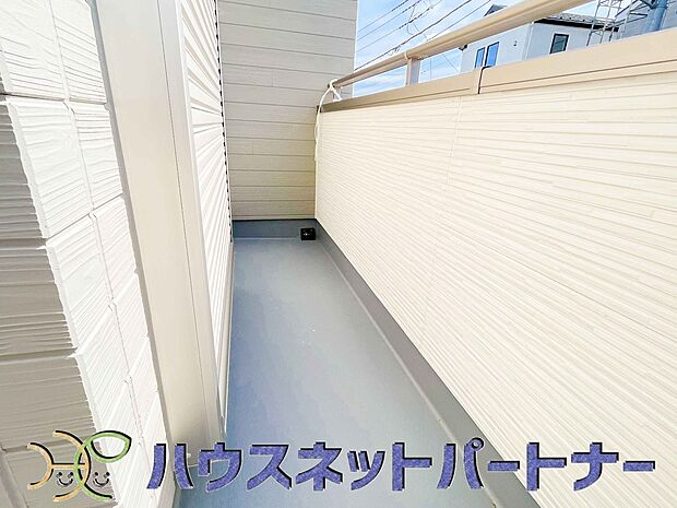 バルコニーから差し込む陽光・通風は、住環境・快適性と共に有り続ける貴重な「財産」です。この新築戸建に住まう事で手に入れるものは、きっと日常にとっても貴重な存在となるはずです。