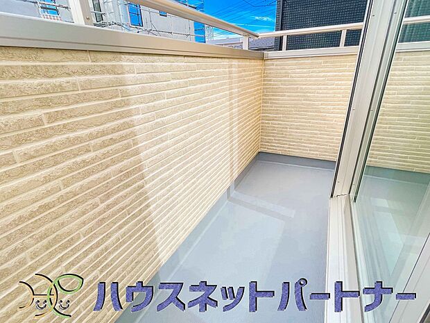 バルコニーから差し込む陽光・通風は、住環境・快適性と共に有り続ける貴重な「財産」です。この新築戸建に住まう事で手に入れるものは、きっと日常にとっても貴重な存在となるはずです。