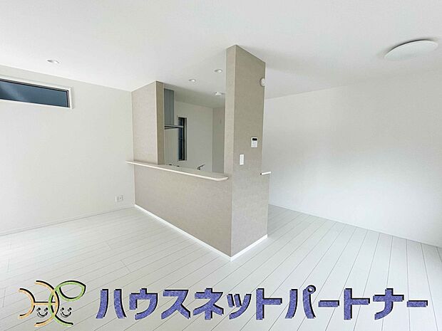 カウンターがあると配膳が楽なことがメリットの一つ。後片付けをするときも、ダイニングテーブルからあまり動かずに流し台へ運ぶことができるので便利です♪