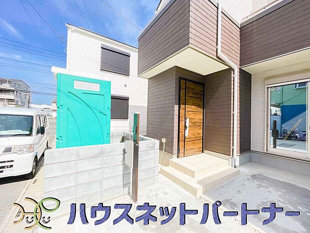 お客様も迎える玄関は高級感のある造りです。