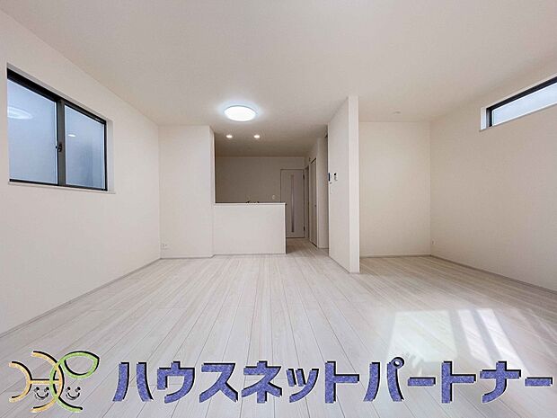 カウンターがあると配膳が楽なことがメリットの一つ。後片付けをするときも、ダイニングテーブルからあまり動かずに流し台へ運ぶことができるので便利です♪