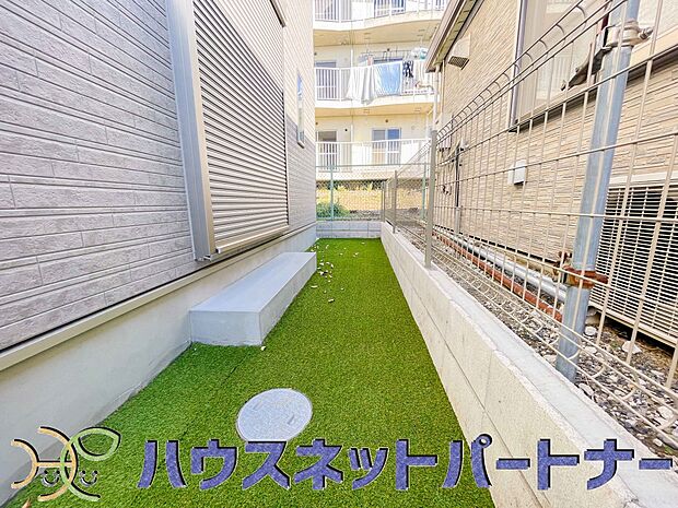 趣味を楽しむ場であり、家族団らんの場にもなる専用庭。