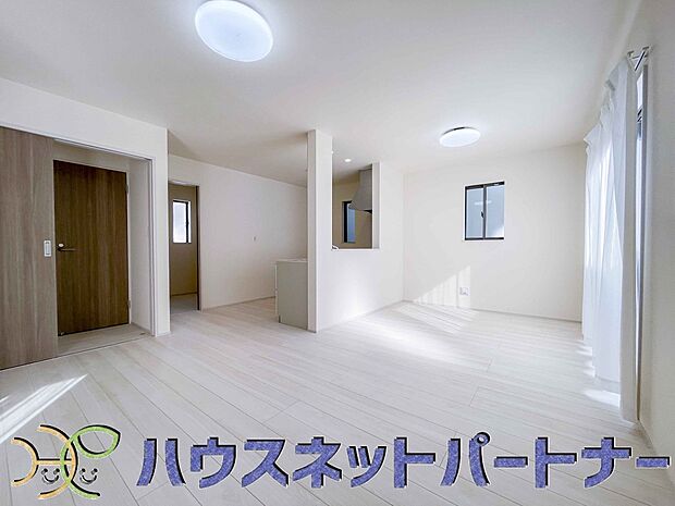 家族の温かさと陽光の暖かさ、楽しい毎日と明るい未来を予感させる「空間が織り成すひとつ先の住み心地」を演出します。