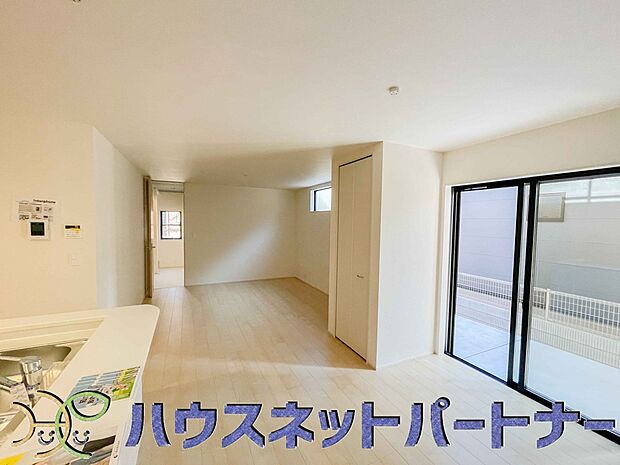明るく開放的なダイニング。家族とのコミュニケーションが取りやすく、みんなの笑顔が溢れます。