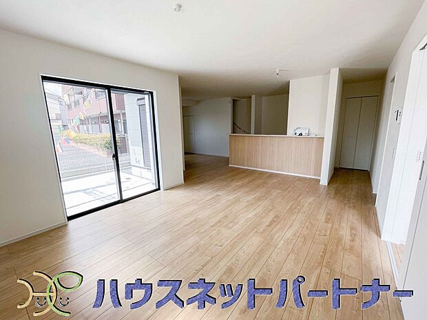 家族の温かさと陽光の暖かさ、楽しい毎日と明るい未来を予感させる「空間が織り成すひとつ先の住み心地」を演出します。