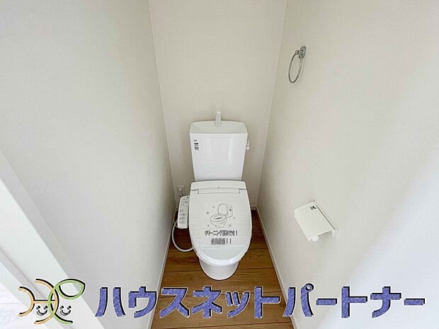 温水暖房便座。冷たい便座に座ったときの「ヒヤッ」は苦痛なだけでなく、心機能に負担がかかります。便座の暖房機能は、その冷感ショックを軽減することにとても有効な機能なのです。