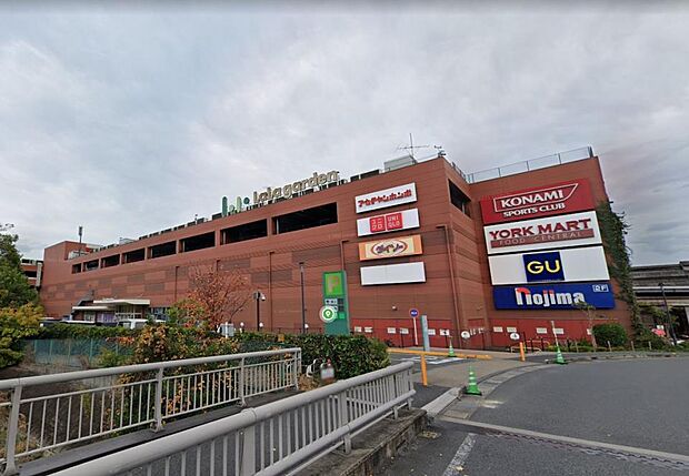 周辺環境-スーパー(750m)ヨークマート フードセントラル ララガーデン川口店