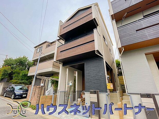 ここから始まる「日常」はご家族にとってかけがえのない時間となります。少しでも豊かに、快適に。そんな想いから本邸宅は生まれました。