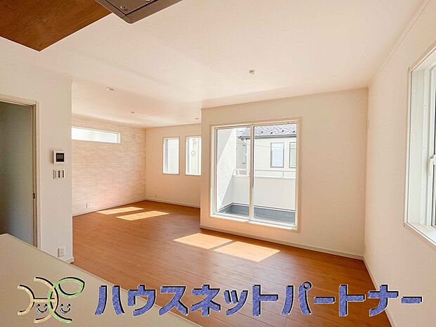 リビングダイニングに目が届くので、料理をしながら家族との会話もはずみそう。