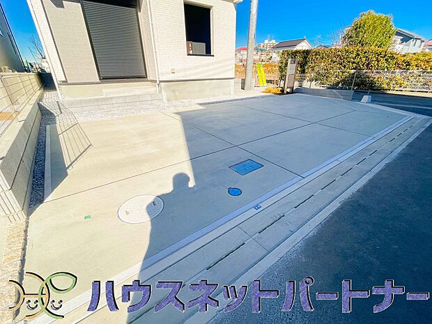 カースペース2台可。もう1台車が必要になった時や来客時にも安心。駐車場に2台以上の車が停められる一戸建ては、車好きのあなたにおすすめ。