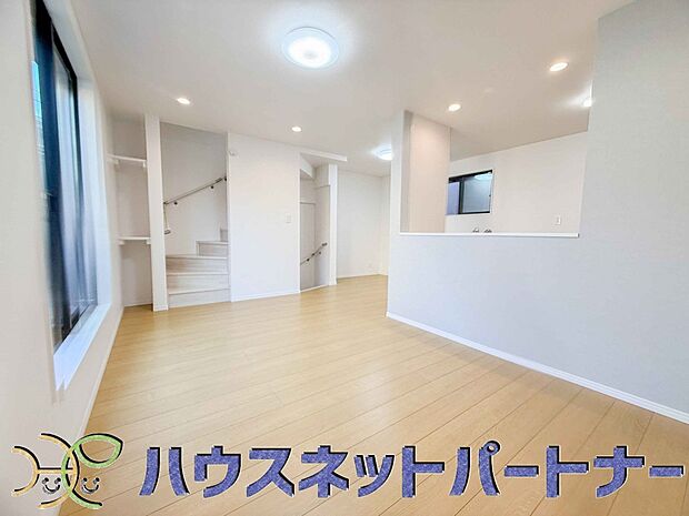 陽だまりのある光彩豊かなリビングは、何よりも快適で心休まる時間を過ごせます。